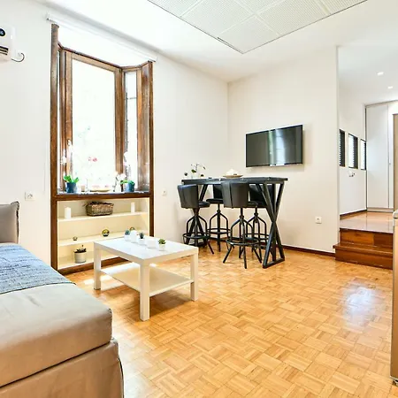 Apartment Flowers Of Athens, Boutique With 6-apartments In Central 3*