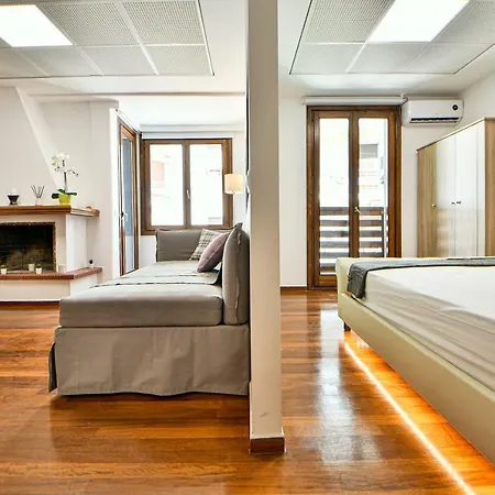 Flowers Of Athens, Boutique With 6-apartments In Central 3*