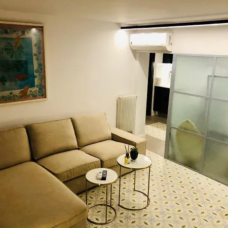 Athos 18 Kolonaki Square Central!!!