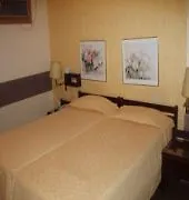 Athinea 2* Atene