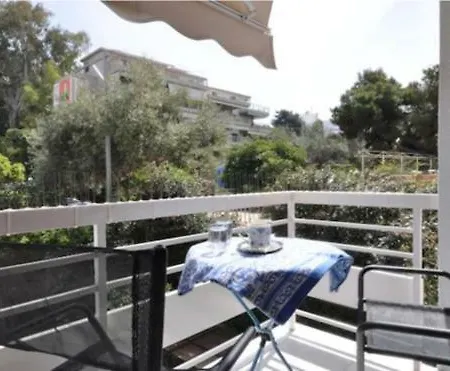 Vouliagmeni Seaside Flat *