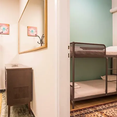 3 Bedrooms Under Acropolis Apartment *