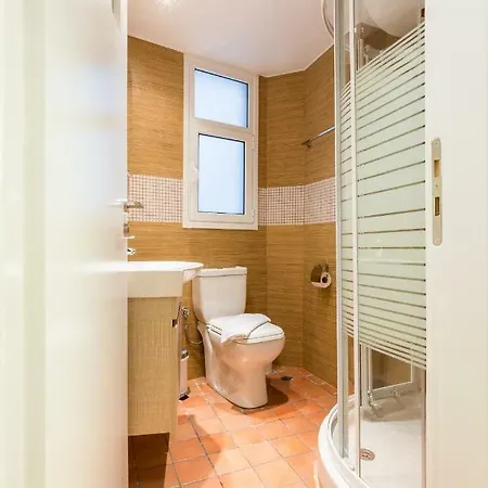 Downtown Urban Flat For 4 People In Plaka