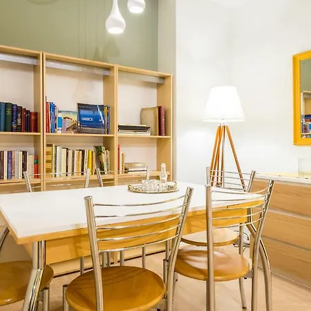 Downtown Urban Flat For 4 People In Plaka Appartement