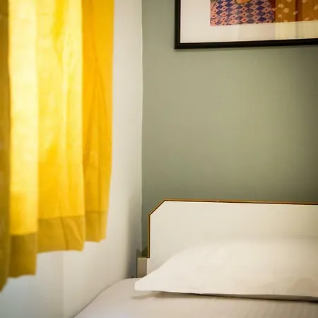 Downtown Urban Flat For 4 People In Plaka