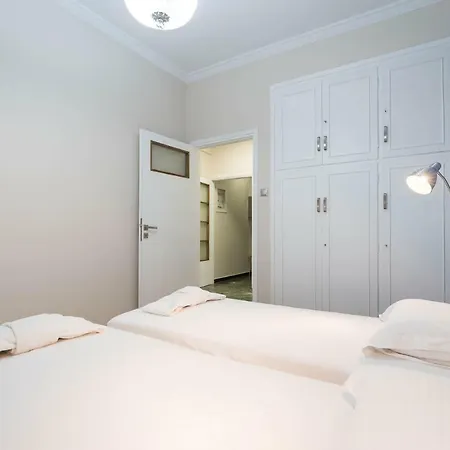 Apartment 3 Bedrooms Under Acropolis Athens