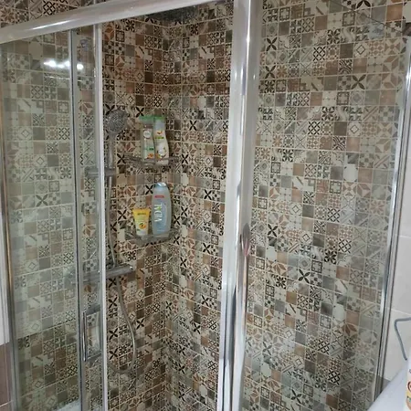 Beautiful House In Alimos Near To The And Metro Apartment