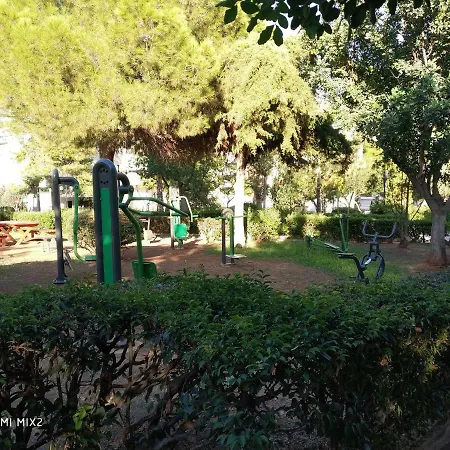 Beautiful House In Alimos Near To The And Metro * Athens