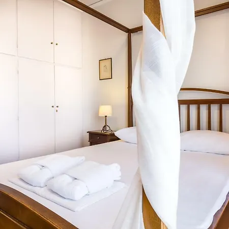 Apartment 3 Bedroom In Acropolis Area