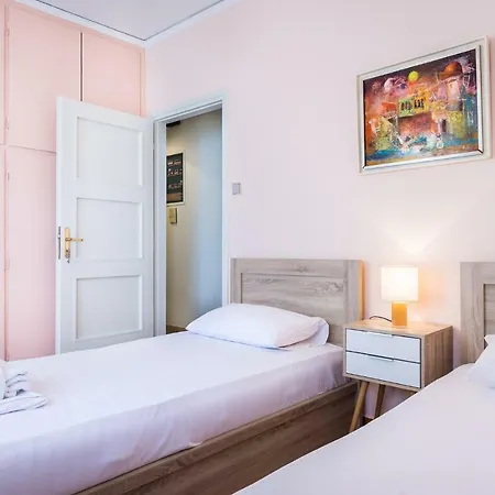 3 Bedroom In Acropolis Area Appartamento *
