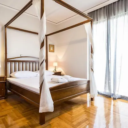 3 Bedroom In Acropolis Area * Atene