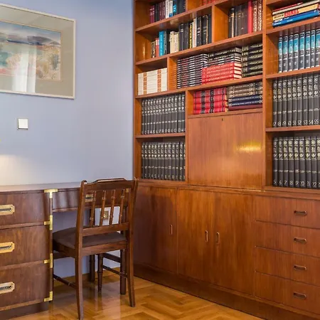 3 Bedroom In Acropolis Area * Atene