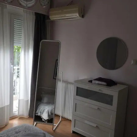 Awesome 3' From Metro * Αθήνα