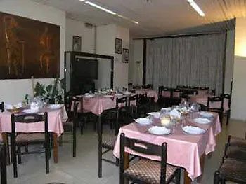 Hotel La Mirage 2*