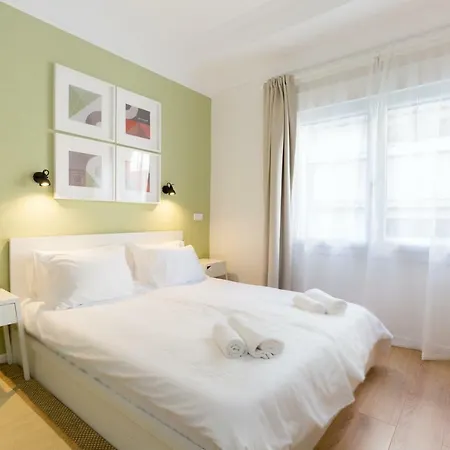 Dinostratus House Apartman