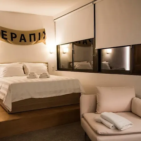 Majestic Hall Apartment *