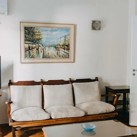 Apartament House, Attiki Metro, Ateny