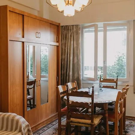 House, Attiki Metro, Ateny