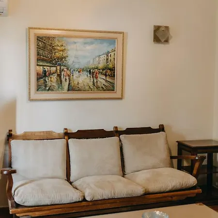 Apartament House, Attiki Metro, *