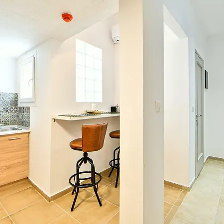 Flowers Of Athens, Boutique With 6-apartments In Central Apartment