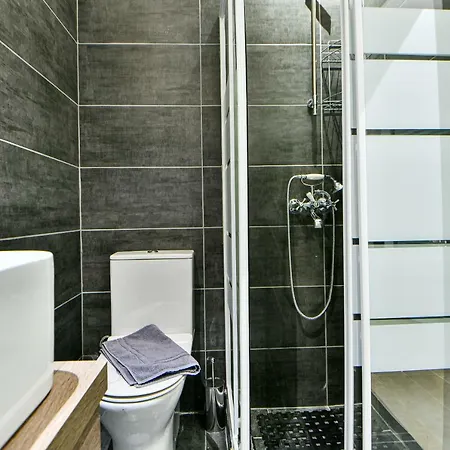 Flowers Of Athens, Boutique With 6-apartments In Central 3* Athens