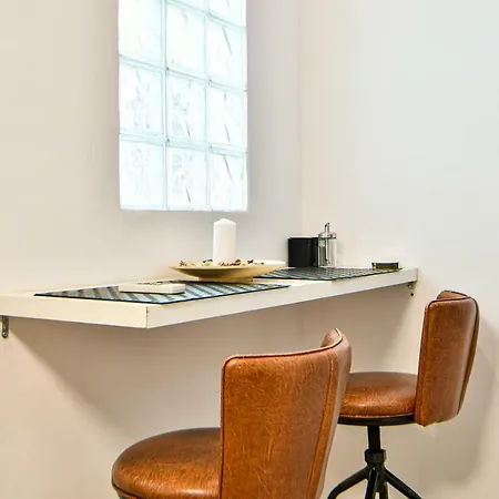 Apartment Flowers Of Athens, Boutique With 6-apartments In Central Athens