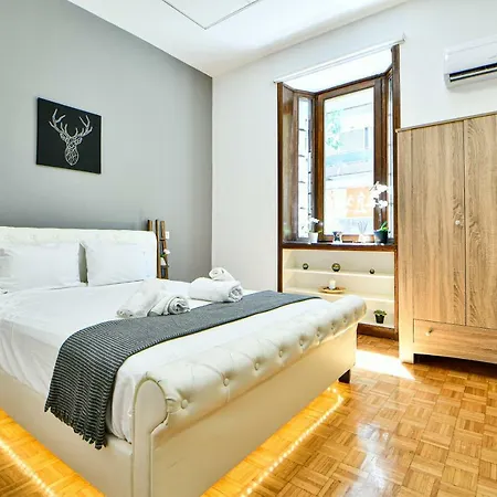 Flowers Of Athens, Boutique With 6-apartments In Central Apartment Athens