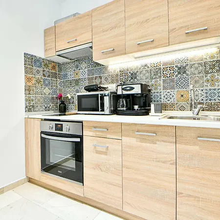Flowers Of Athens, Boutique With 6-apartments In Central Apartment 3*