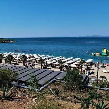 Zefyros Super Cool Next To Alimos Riviera *