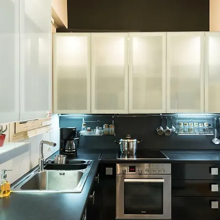 Stylish Flat With Veranda In The Heart Of *