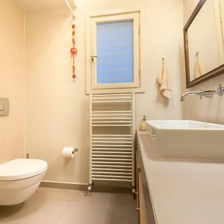 Stylish Flat With Veranda In The Heart Of *