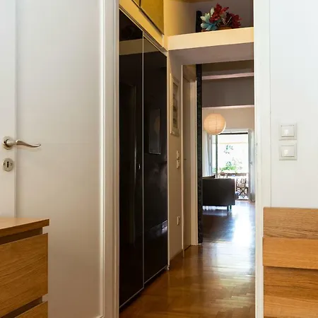 Apartment Stylish Flat With Veranda In The Heart Of