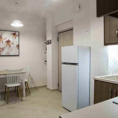 House, Kolchidos, Ampelokipoi Metro,