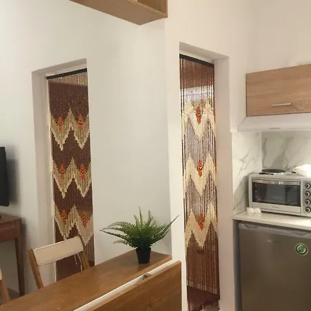 White Tundra Apartment Athens