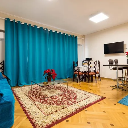 Apartment 3 Bedrooms Under Acropolis *