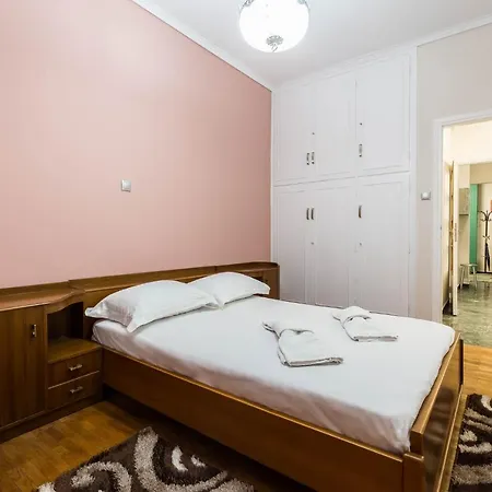 3 Bedrooms Under Acropolis