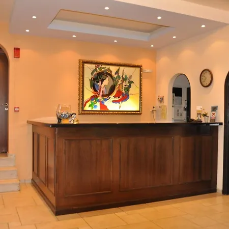 Chris Hotel 2*