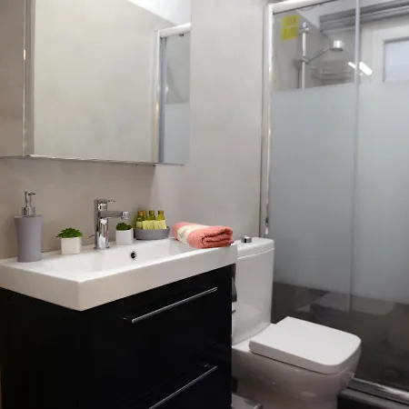 Olive Tree Deluxe Under Acropolis Apartment