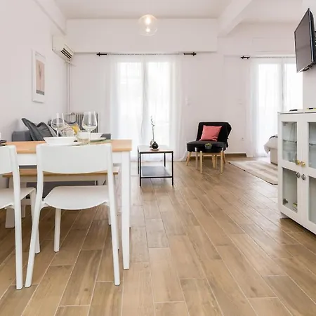 Wide Comfy Centrally Located In Thissio