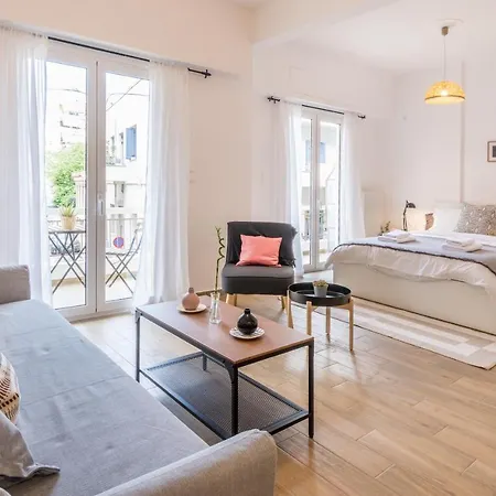 Wide Comfy Centrally Located In Thissio Apartment *