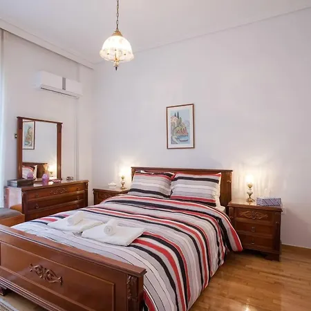 Apartment Elli's Luxury, Large Apt In The Center Of