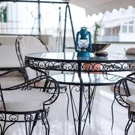 Elli's Luxury, Large Apt In The Center Of