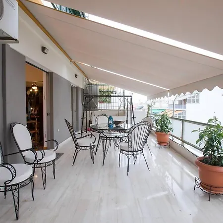 Elli's Luxury, Large Apt In The Center Of *