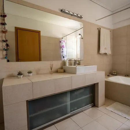 Apartment Family Getaway, Spacious And Luxurious, Sea View, Terrace, Next To Voula Beach, 20min From Center Athens