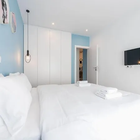 3 Mins Walking From Acropolis Ateny