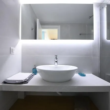 3 Mins Walking From Acropolis Apartment *
