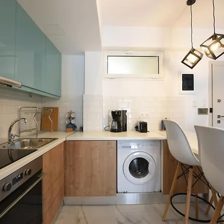 3 Mins Walking From Acropolis * Athens