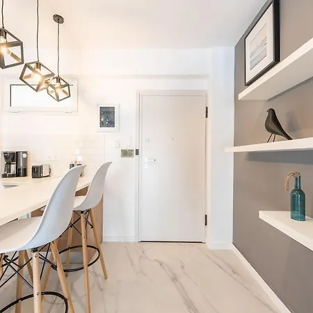 3 Mins Walking From Acropolis Ateny