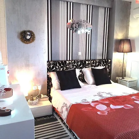 Greek Hospitality 2 *