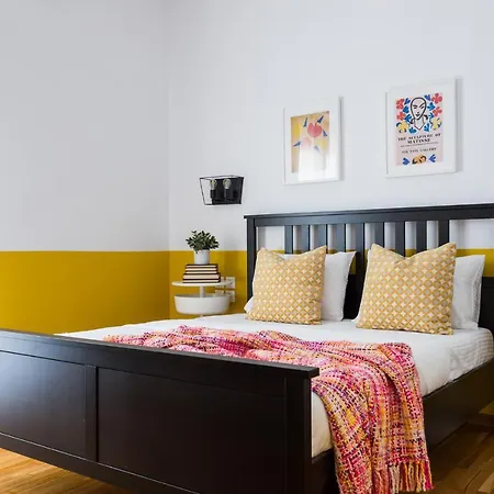 Urban Apartment *